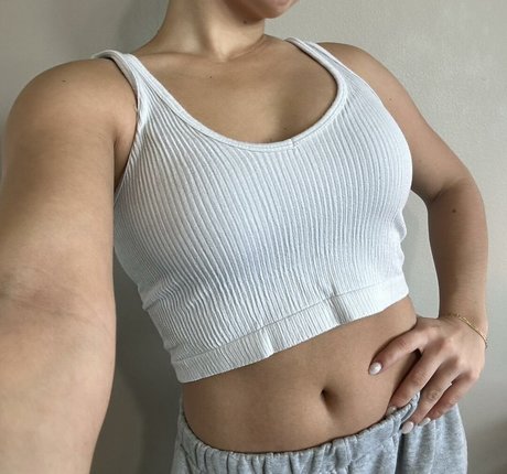 Avia Butler アートポルノスター 画像