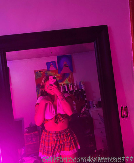 kylieerose777 ポルノスター 独占 画像