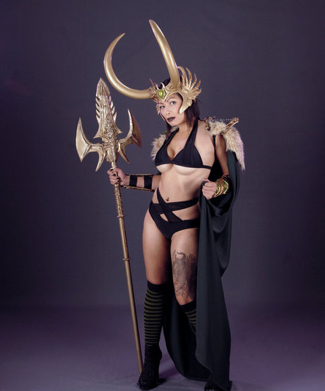 熟女の足オンリーファンズ アートヌード 画像