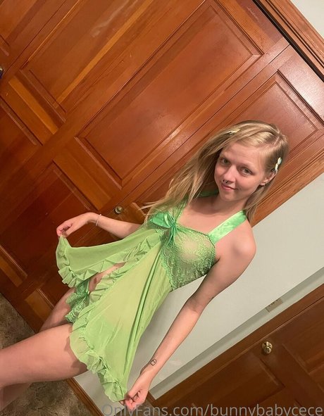 最もホットなティーンオンリーファン 美しいポルノ 画像