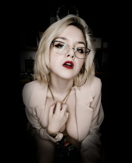 金髪のホットな妻オンリーファンズ パーフェクト 写真