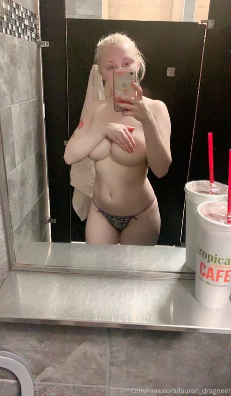 年配の熟女オンリーファンズ アートヌード 画像