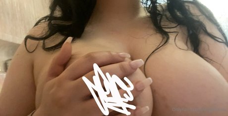 ジャークオンリーファンズ ホットヌード 写真