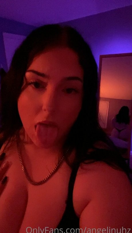 Angelinuhz 最高のスター 写真