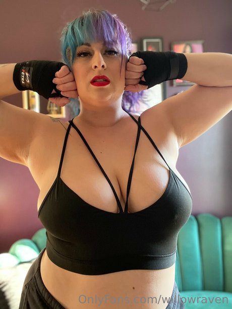 巨乳ランジェリーオンリーファンズ ホットヌード 画像