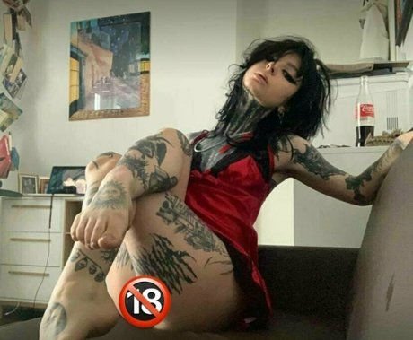 Draken lady エロティックなモデル ギャラリー