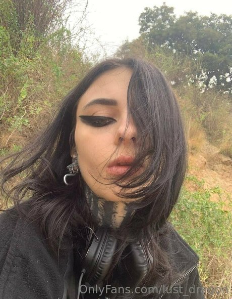 軍事オンリーファンズ 美しい 画像