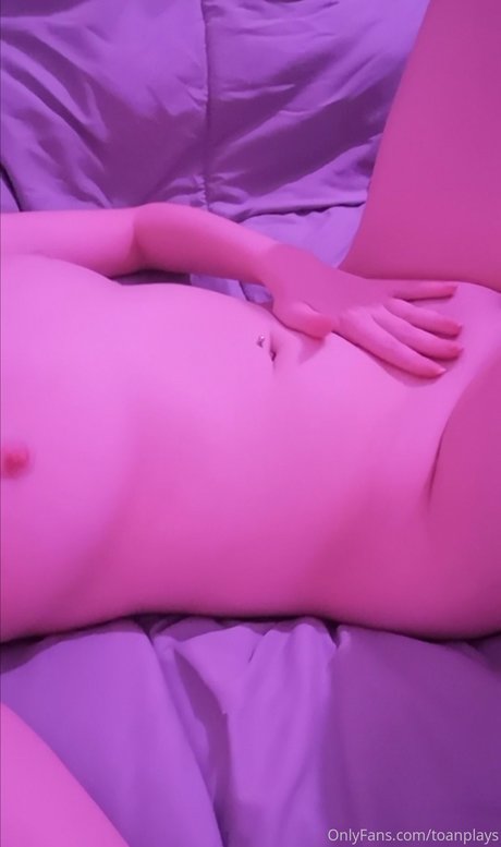 金髪熟女巨乳オンリーファンズ ホット裸 画像