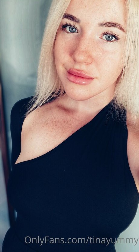 アラブの無料オンリーファンズ ホット裸 写真