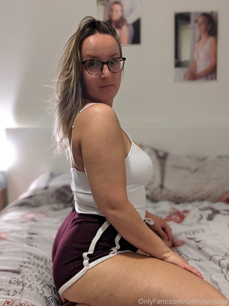 心理学者オンリーファンズ ポルノ 画像