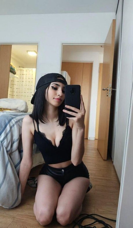 betmiau スター 裸 写真