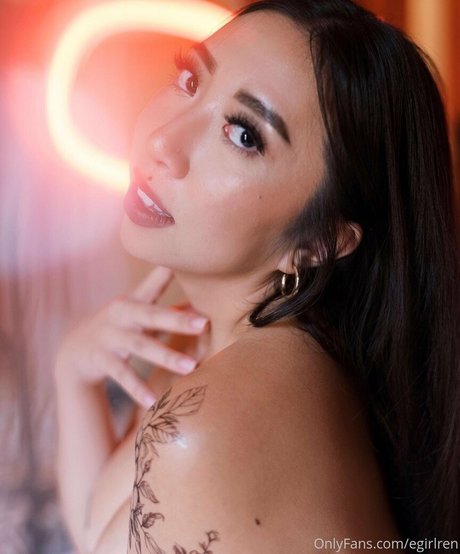 ストリップショー オンリーファンズ 無料セックス 画像