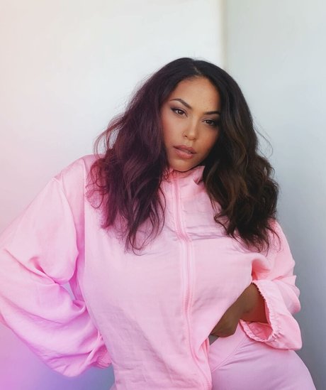 フェイシャルオンリーファンズ 無料裸 写真