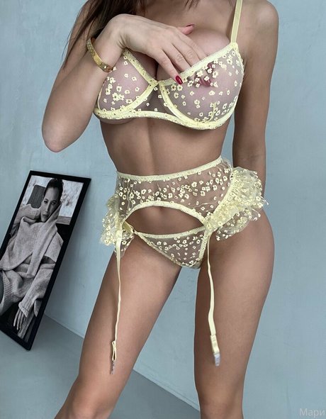 巨乳熟女オンリーファンズ 無料セクシー 写真