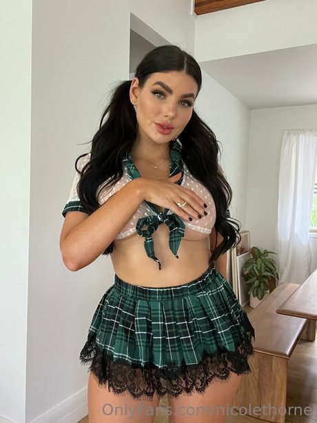 Nicole Thorne HDスター 画像