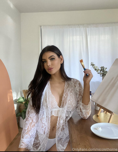 Nicole Thorne ヌード女優 画像