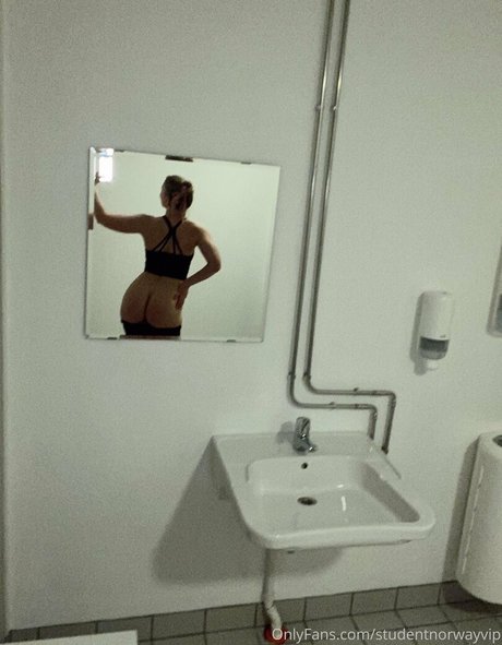 アナルファックオンリーファンズ アートxxx 画像