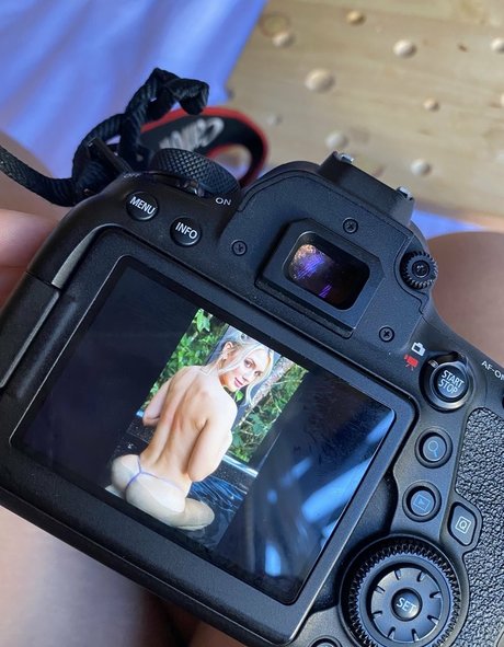 Laura Sagra 美しいポルノスター 写真