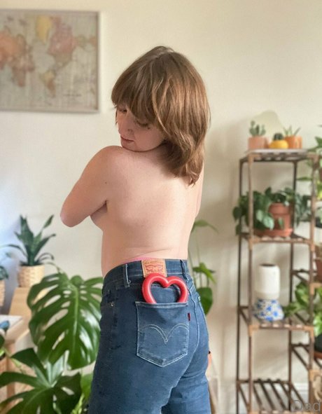 熟女の手コキオンリーファンズ 美しいヌード ギャラリー