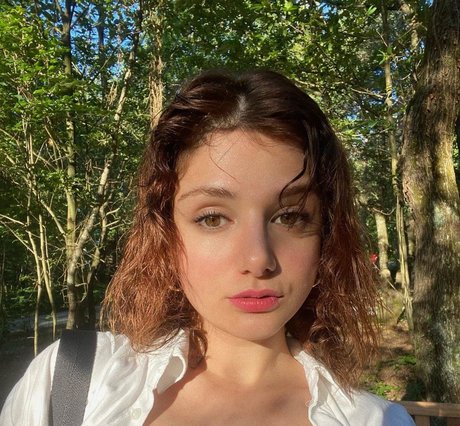 Buse yilmaz 素敵なスター 写真