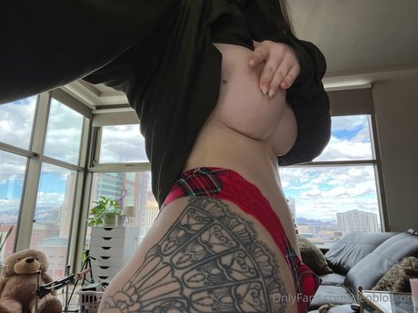 cleoblossom 無料女優 写真