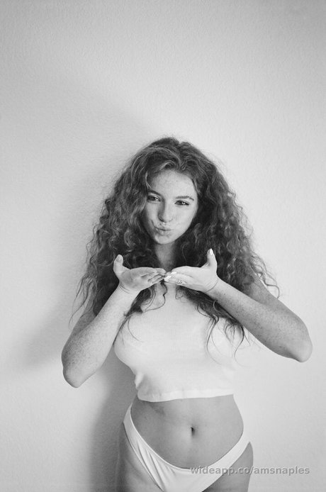 ポニーテールオンリーファンズ ヌード 画像