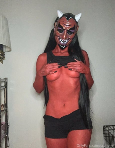 スペードのクイーン オンリーファンズ 無料セクシー ギャラリー