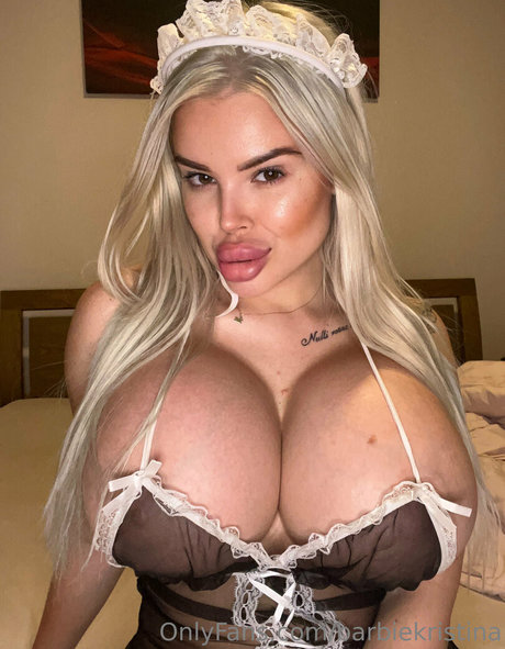 Barbiekristina ポルノ女優 画像