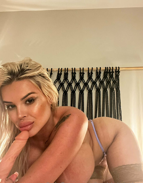 Barbiekristina ポルノスター 無料 画像