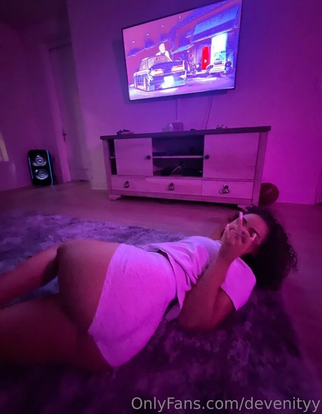 Devenityy かわいいモデル 画像