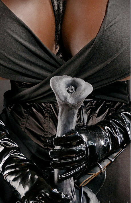 黒人3P オンリーファンズ HD 画像