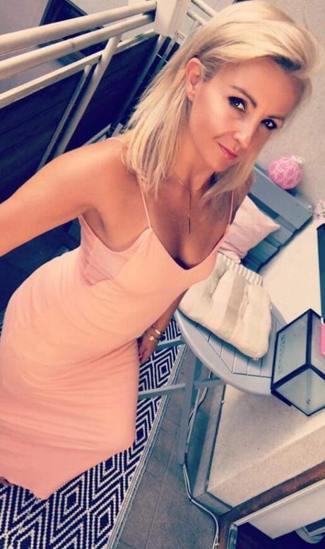 小柄な足オンリーファンズ アートポルノ 写真