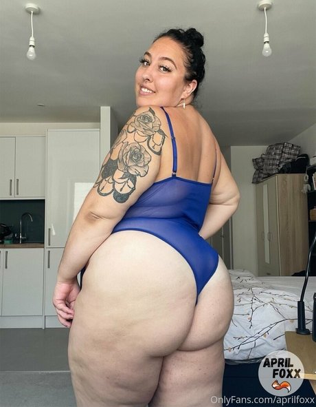 黒檀ペッギングオンリーファンズ 美しいxxx 画像