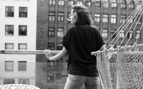 Emily Rudd 独占女優 ギャラリー