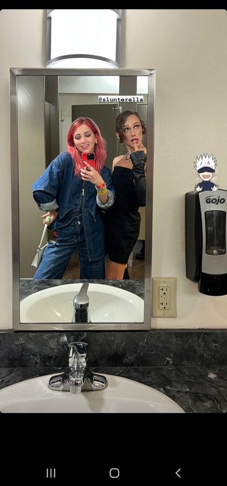 Emily Rudd トップスター 写真