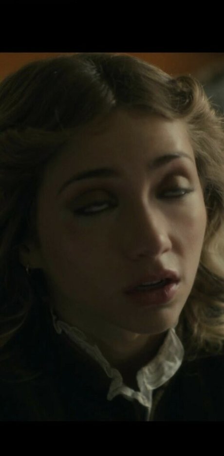 Emily Rudd エロティックなスター 画像