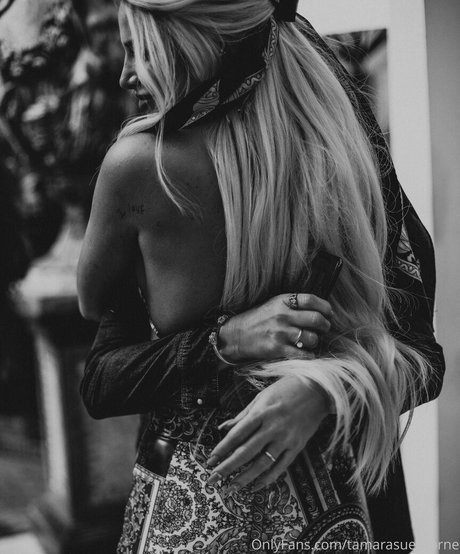 肉厚熟女オンリーファンズ 無料ポルノ 写真