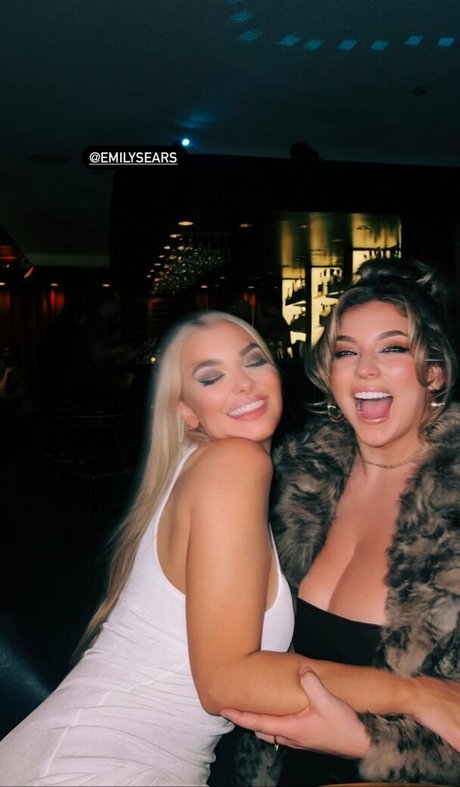 金髪の顔射オンリーファンズ エロチック 画像