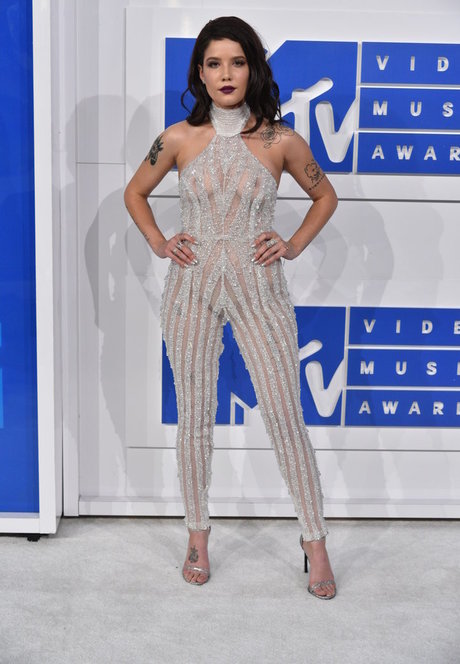 曲線美のブロンドオンリーファンズ 限定 画像