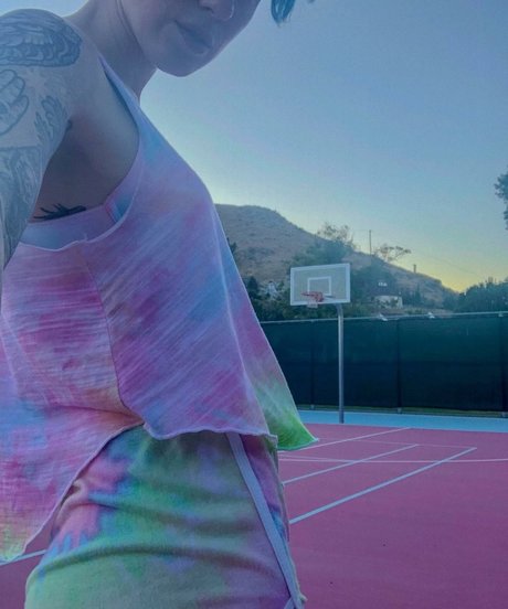 ジムガールズオンリーファンズ セックス 画像