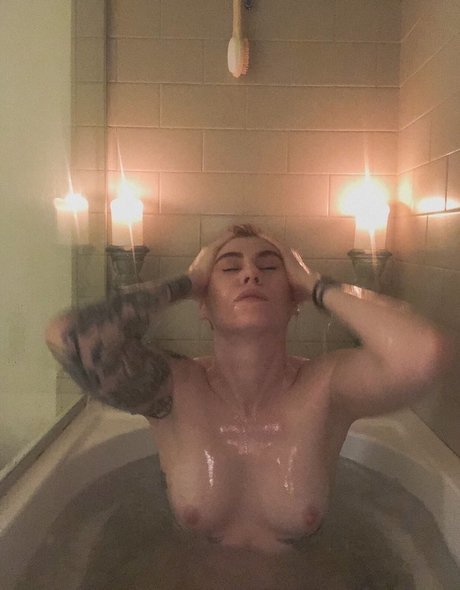 クソ野郎オンリーファンズ 美しい裸 画像