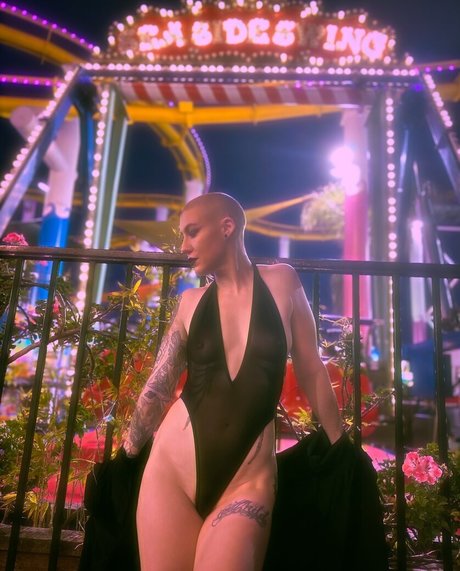 スキニーモデルオンリーファンズ アダルト無料 画像