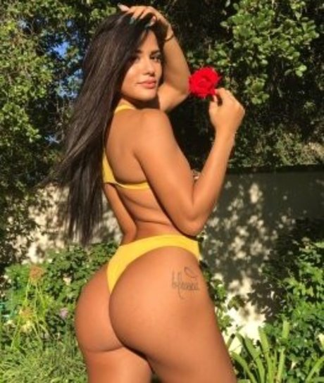 Katya Elise Henry ホットモデル 写真