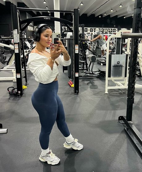 Katya Elise Henry ポルノスター セクシー 写真