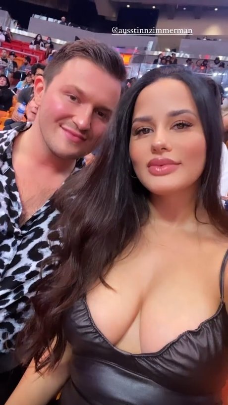 Katya Elise Henry 独占ポルノスター 画像