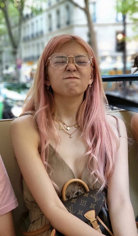 ホットなブロンドのオンリーファンズ ポルノ 写真