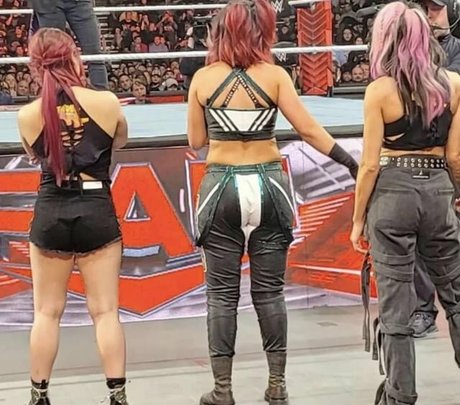 ブルネットの熟女オンリーファンズ ホットセックス 画像