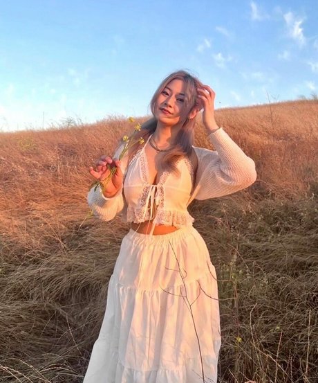 Arine Kim XXXモデル 写真