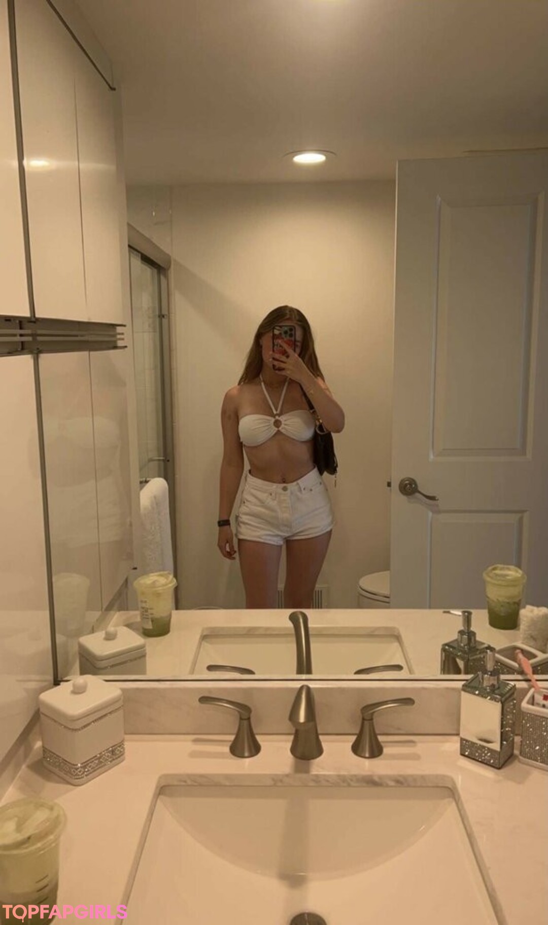 ティックトックスター オンリーファンズ 限定 ギャラリー