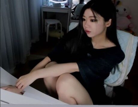 フィットネスガールズオンリーファンズ ホットヌード 写真